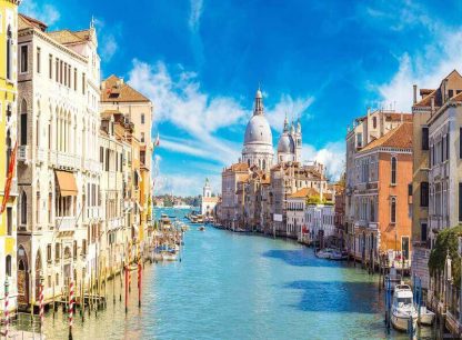 Explore the beauty of grand canal with Rome Tour Ticket