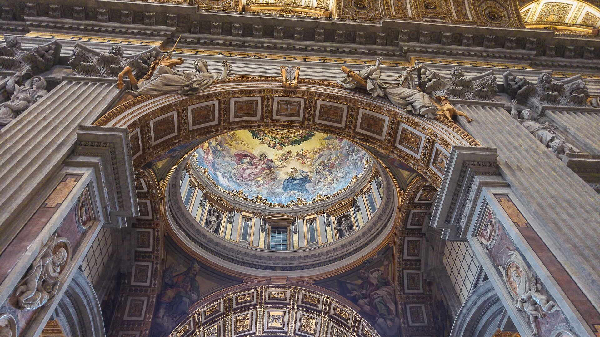 How to avoid the Sistine Chapel crowd?