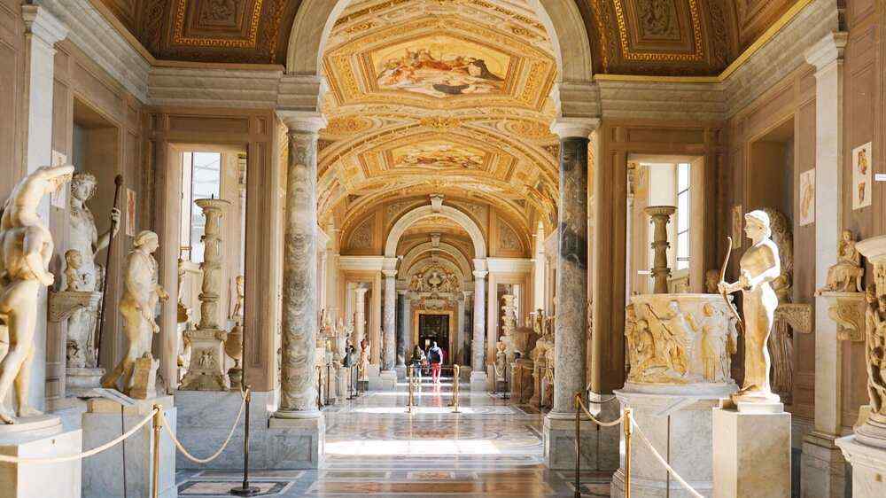 Visit the Sistine Chapel and Vatican Museum